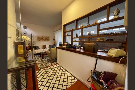 Casa à venda com 165m², 3 quartos e 2 vagasEntrada