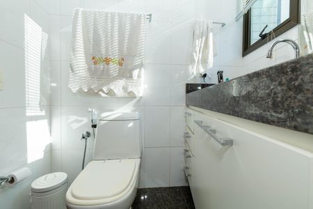 Apartamento à venda com 208m², 4 quartos e 4 vagasBanheiro Social 3