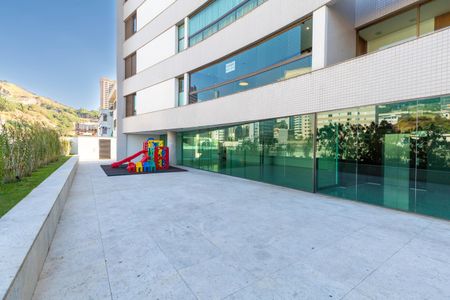 Apartamento à venda com 208m², 4 quartos e 4 vagasÁrea comum