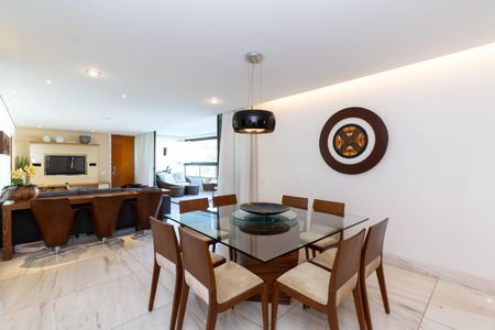 Apartamento à venda com 208m², 4 quartos e 4 vagasSala