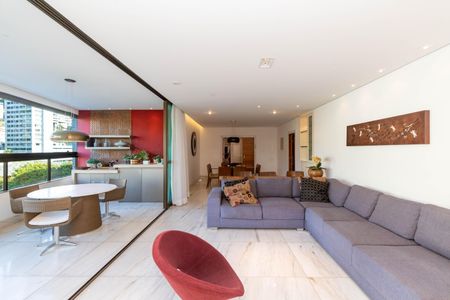 Apartamento à venda com 208m², 4 quartos e 4 vagasSala