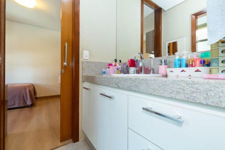 Apartamento à venda com 208m², 4 quartos e 4 vagasBanheiro Social 2