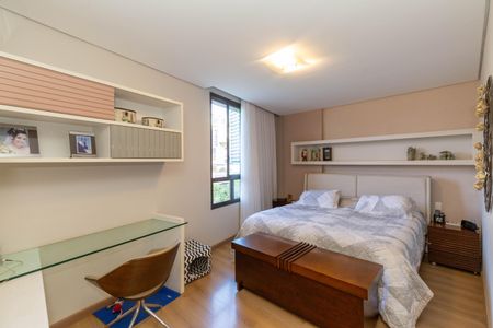 Apartamento à venda com 208m², 4 quartos e 4 vagasQuarto 1