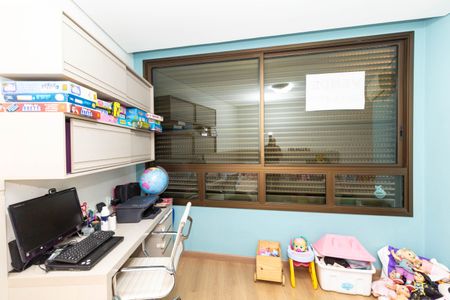 Apartamento à venda com 208m², 4 quartos e 4 vagasQuarto 4