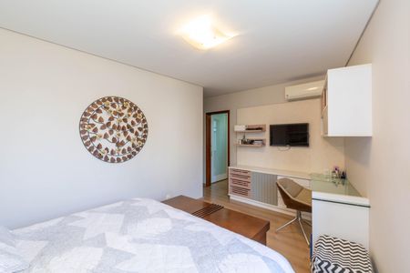 Apartamento à venda com 208m², 4 quartos e 4 vagasQuarto 1