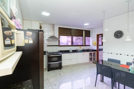 Apartamento à venda com 208m², 4 quartos e 4 vagasCozinha