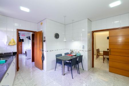 Apartamento à venda com 208m², 4 quartos e 4 vagasCozinha