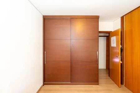 Apartamento à venda com 208m², 4 quartos e 4 vagasQuarto 2