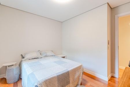 Apartamento à venda com 200m², 4 quartos e 3 vagasQuarto 2
