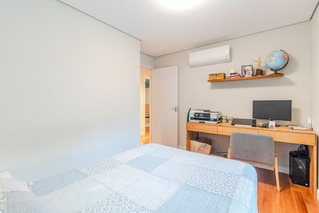 Apartamento à venda com 200m², 4 quartos e 3 vagasQuarto 2