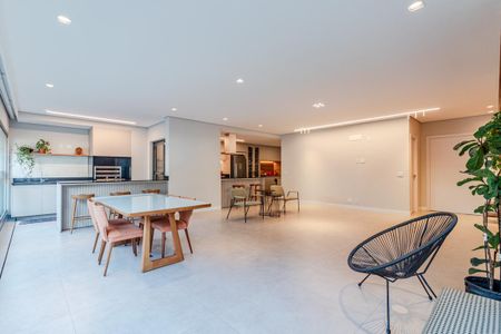 Apartamento à venda com 200m², 4 quartos e 3 vagasSala