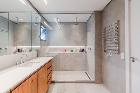 Apartamento à venda com 200m², 4 quartos e 3 vagasBanheiro da Suíte 2