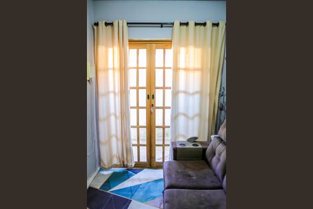 Casa de condomínio para alugar com 75m², 2 quartos e 2 vagasSala