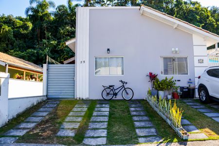 Casa de condomínio para alugar com 75m², 2 quartos e 2 vagasFachada