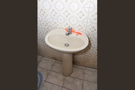 Casa à venda com 155m², 3 quartos e 2 vagas Casa à venda com 155m², 3 quartos e 2 vagasBanheiro Social