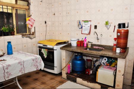 Casa à venda com 155m², 3 quartos e 2 vagas Casa à venda com 155m², 3 quartos e 2 vagasCozinha