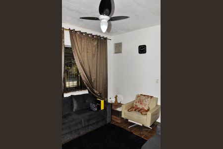 Casa à venda com 155m², 3 quartos e 2 vagas Casa à venda com 155m², 3 quartos e 2 vagasSala