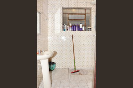 Casa à venda com 155m², 3 quartos e 2 vagas Casa à venda com 155m², 3 quartos e 2 vagasBanheiro Social