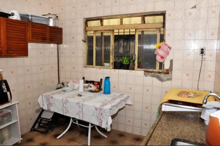 Casa à venda com 155m², 3 quartos e 2 vagas Casa à venda com 155m², 3 quartos e 2 vagasCozinha