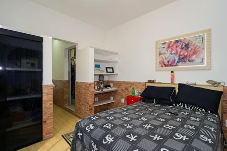 Casa à venda com 550m², 6 quartos e sem vaga Casa à venda com 550m², 6 quartos e sem vagaQuarto