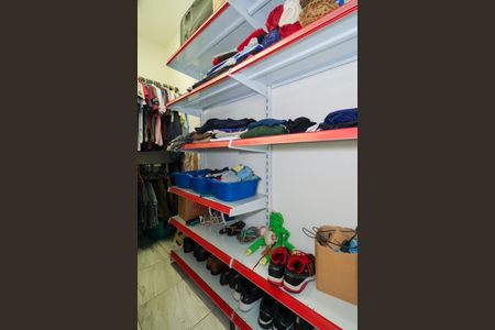 Casa à venda com 550m², 6 quartos e sem vaga Casa à venda com 550m², 6 quartos e sem vagaCloset do Quarto