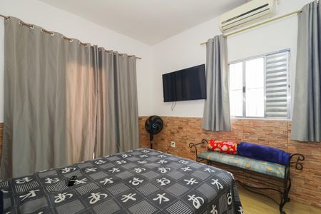 Casa à venda com 550m², 6 quartos e sem vaga Casa à venda com 550m², 6 quartos e sem vagaQuarto