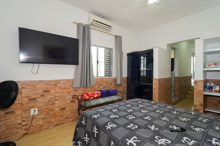 Casa à venda com 550m², 6 quartos e sem vaga Casa à venda com 550m², 6 quartos e sem vagaQuarto