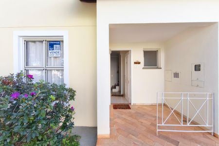 Casa de condomínio à venda com 89m², 3 quartos e 2 vagasPlaca