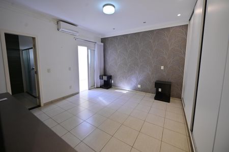 Casa de condomínio para alugar com 230m², 4 quartos e 4 vagasSuíte 3