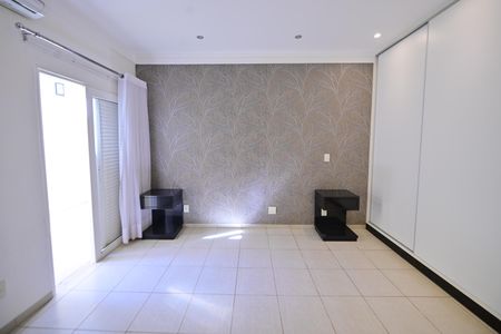 Casa de condomínio para alugar com 230m², 4 quartos e 4 vagasSuíte 3