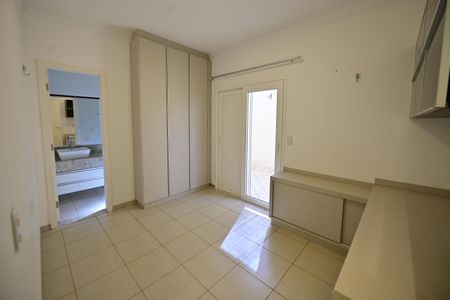 Casa de condomínio para alugar com 230m², 4 quartos e 4 vagasSuíte 1