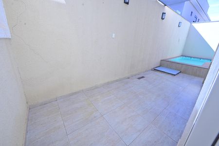 Casa de condomínio para alugar com 230m², 4 quartos e 4 vagasVaranda da Suíte 3