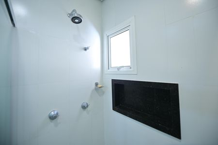 Casa de condomínio para alugar com 230m², 4 quartos e 4 vagasBanheiro da Suíte 3