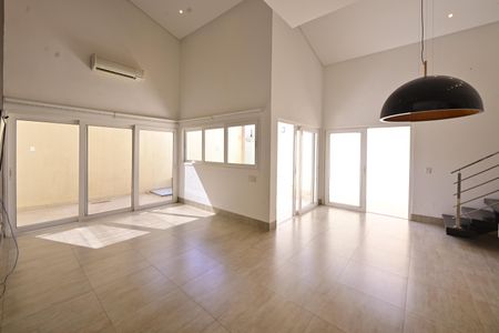 Casa de condomínio para alugar com 230m², 4 quartos e 4 vagasSala 