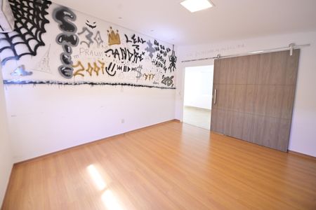 Casa de condomínio para alugar com 230m², 4 quartos e 4 vagasQuarto