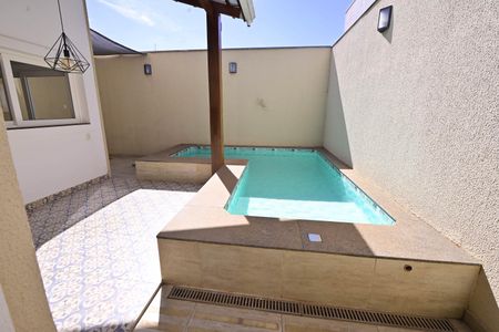 Casa de condomínio para alugar com 230m², 4 quartos e 4 vagasÁrea comum - Piscina