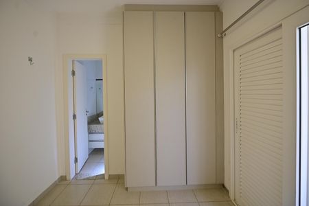 Casa de condomínio para alugar com 230m², 4 quartos e 4 vagasSuíte 1