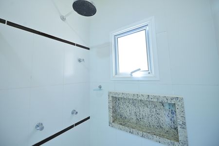 Casa de condomínio para alugar com 230m², 4 quartos e 4 vagasBanheiro da Suíte 1