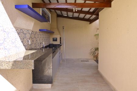 Casa de condomínio para alugar com 230m², 4 quartos e 4 vagasÁrea comum - Churrasqueira