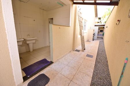 Casa de condomínio para alugar com 230m², 4 quartos e 4 vagasÁrea de Serviço