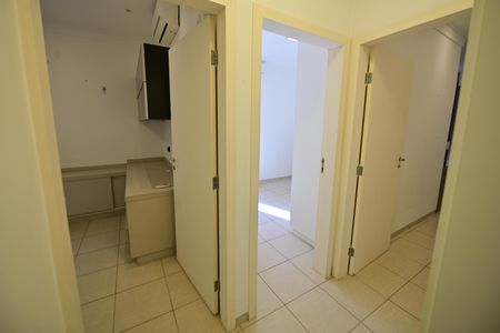 Casa de condomínio para alugar com 230m², 4 quartos e 4 vagasCorredor