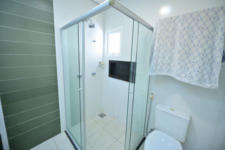 Casa de condomínio para alugar com 230m², 4 quartos e 4 vagasBanheiro da Suíte 3