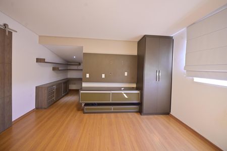 Casa de condomínio para alugar com 230m², 4 quartos e 4 vagasQuarto