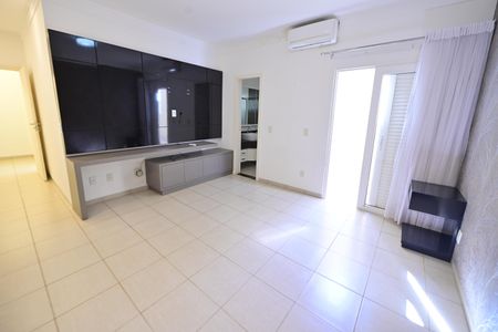 Casa de condomínio para alugar com 230m², 4 quartos e 4 vagasSuíte 3