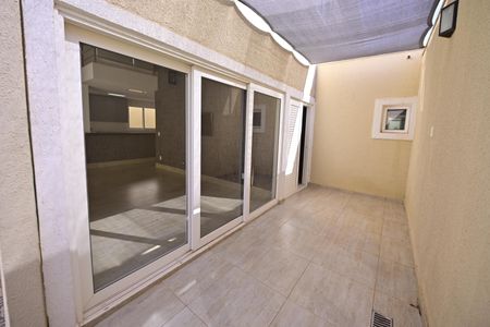 Casa de condomínio para alugar com 230m², 4 quartos e 4 vagasÁrea comum - Piscina