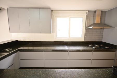 Casa de condomínio para alugar com 230m², 4 quartos e 4 vagasCozinha