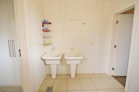 Casa de condomínio para alugar com 230m², 4 quartos e 4 vagasÁrea de Serviço