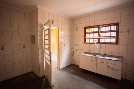 Casa à venda com 95m², 3 quartos e 2 vagas Casa à venda com 95m², 3 quartos e 2 vagasCozinha