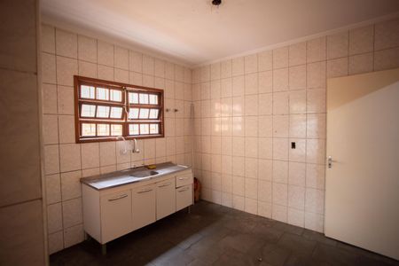 Casa à venda com 95m², 3 quartos e 2 vagas Casa à venda com 95m², 3 quartos e 2 vagasCozinha