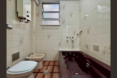 Apartamento à venda com 132m², 3 quartos e 1 vagaBanheiro da Suíte 